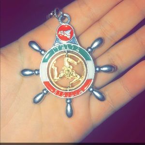 Meet your Posher, Daniela